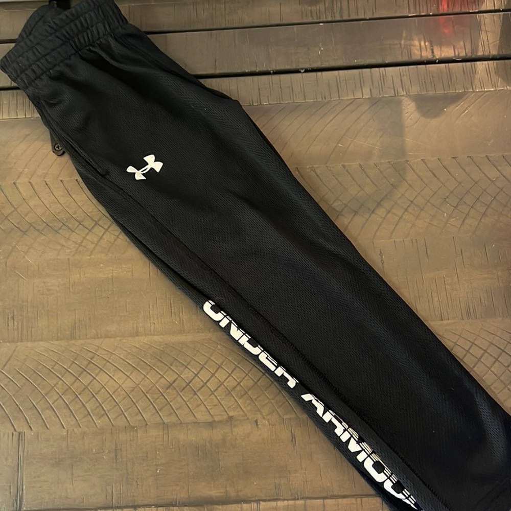 Boys Under Armour athletic pants